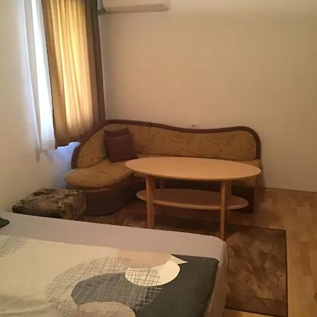 Aurora 4*
